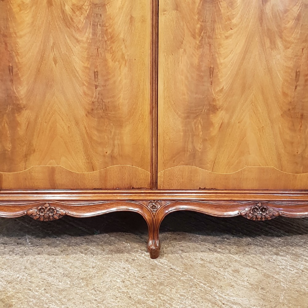 ANTIQUE BURR WALNUT QUEEN ANNE DOUBLE WARDROBE C1920 View VII