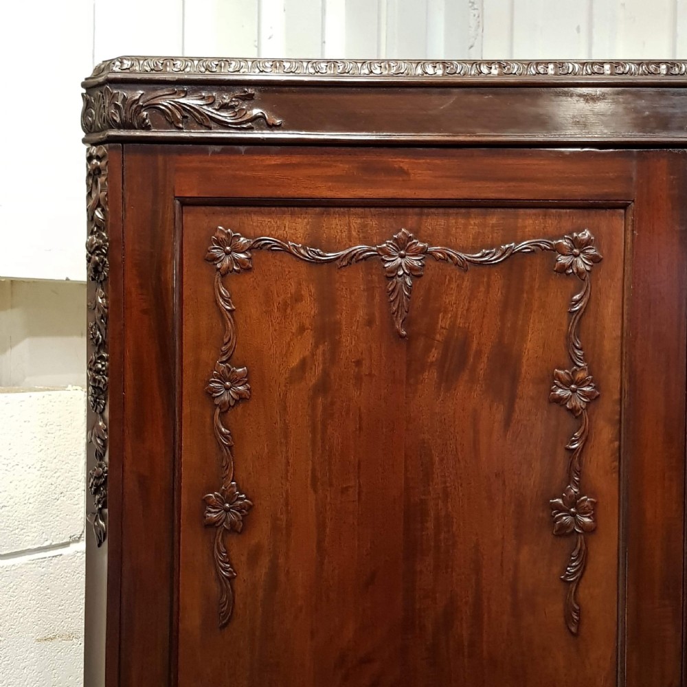 ANTIQUE EDWARDIAN CHIPPENDALE MAHOGANY TRIPLE WARDROBE BY HEALS & SON C1900 View VII