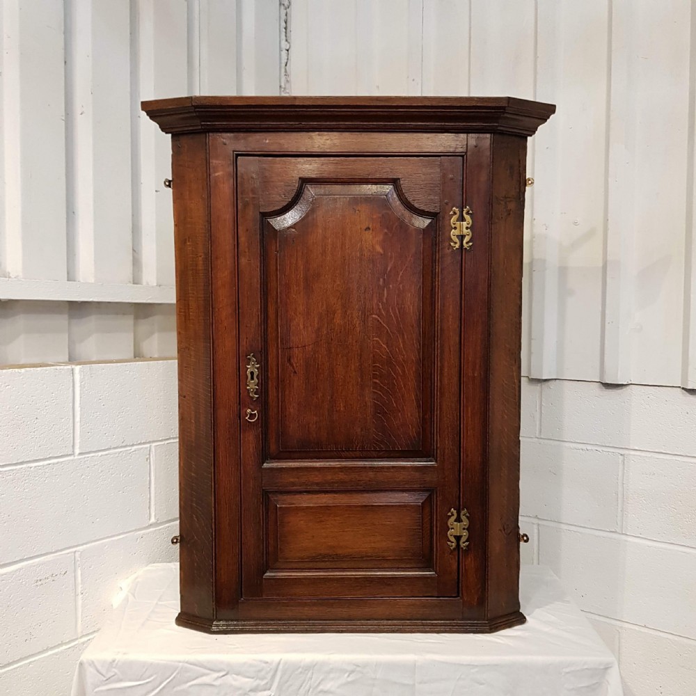 ANTIQUE GEORGIAN OAK CORNER CUPBOARD C1780 View III