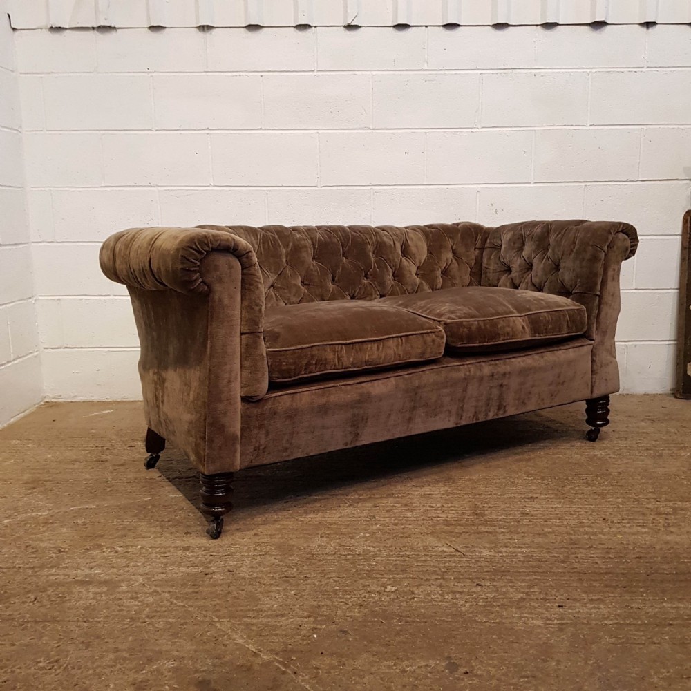 ANTIQUE VICTORIAN TWO SEATER DROP ARM VELVET CHESTERFIELD SOFA C1880 View II