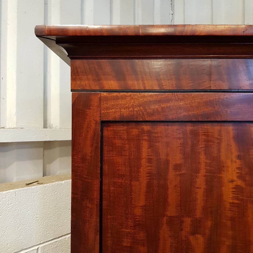 ANTIQUE GEORGIAN PERIOD MAHOGANY CLOTHES PRESS C1780 View V
