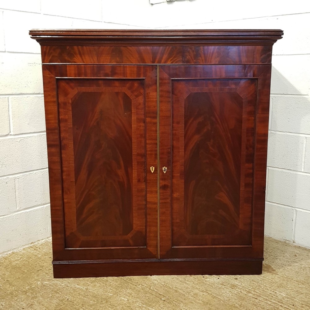 ANTIQUE REGENCY FLAMED MAHOGANY LINEN CUPBOARD C1820 View V