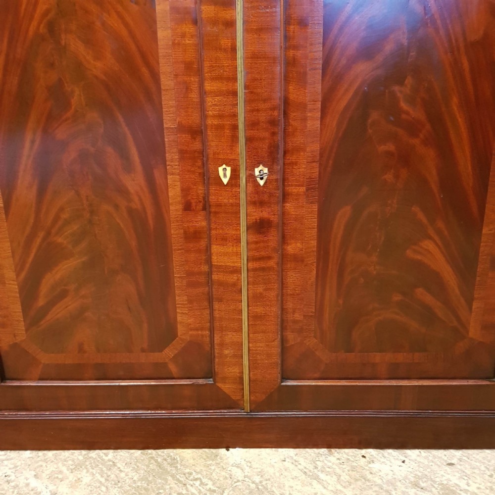 ANTIQUE REGENCY FLAMED MAHOGANY LINEN CUPBOARD C1820 View VII