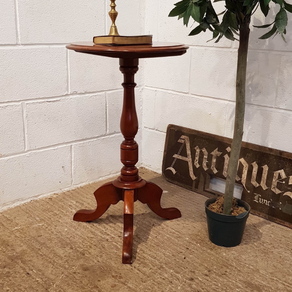 ANTIQUE VICTORIAN MAHOGANY TRIPOD TABLE C1880
