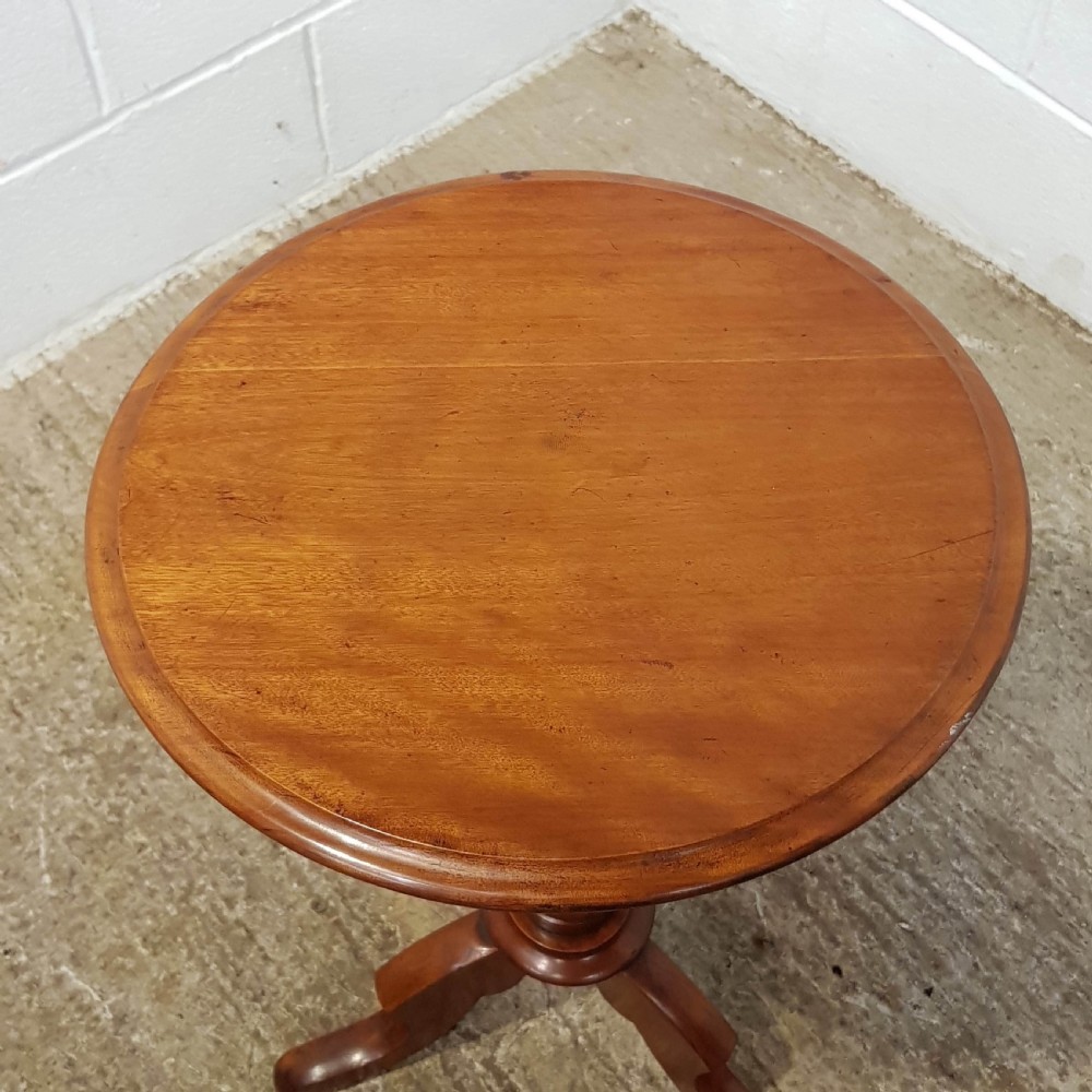 ANTIQUE VICTORIAN MAHOGANY TRIPOD TABLE C1880 View II