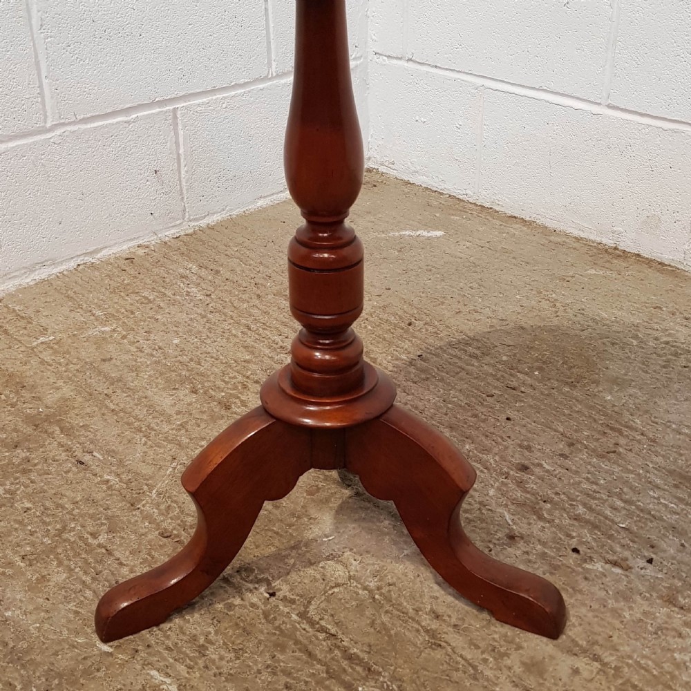 ANTIQUE VICTORIAN MAHOGANY TRIPOD TABLE C1880 View V