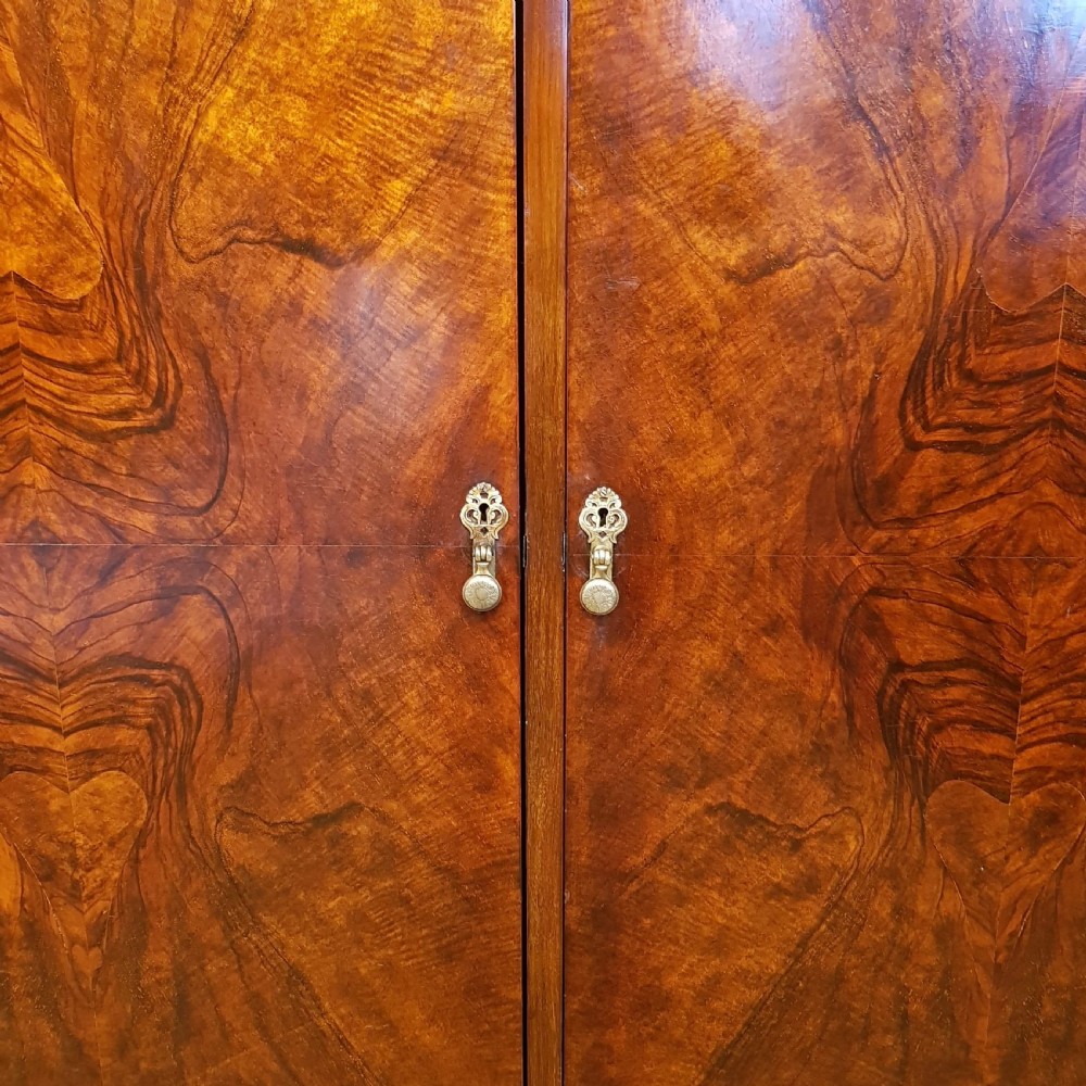 ANTIQUE BURR WALNUT DOUBLE WARDROBE C1920 View VII