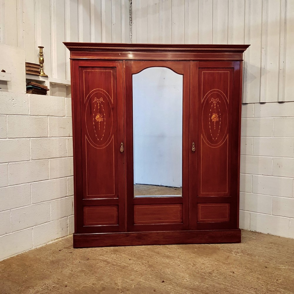 ANTIQUE EDWARDIAN MAHOGANY INLAID TRIPLE WARDROBE C1900 View VII