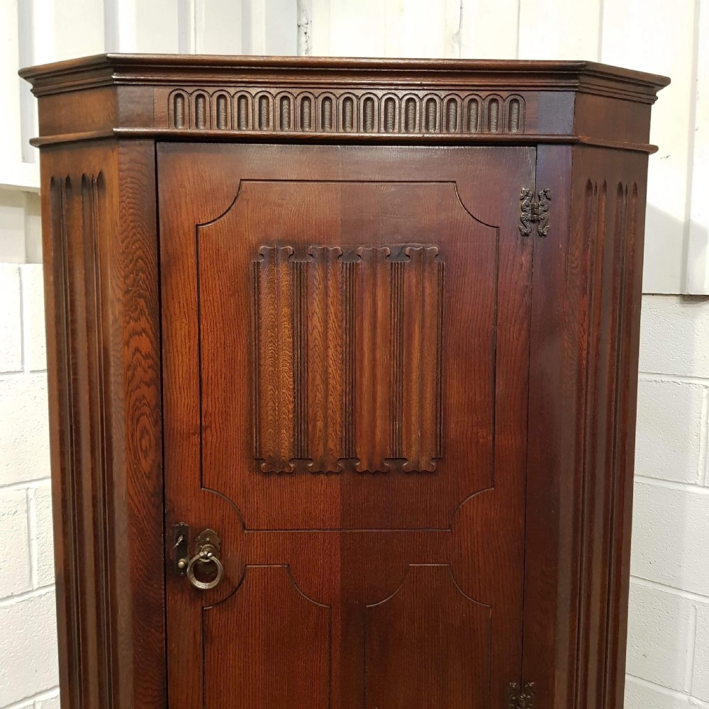 ANTIQUE TUDOR OAK HALL ROBE C1920 View VI