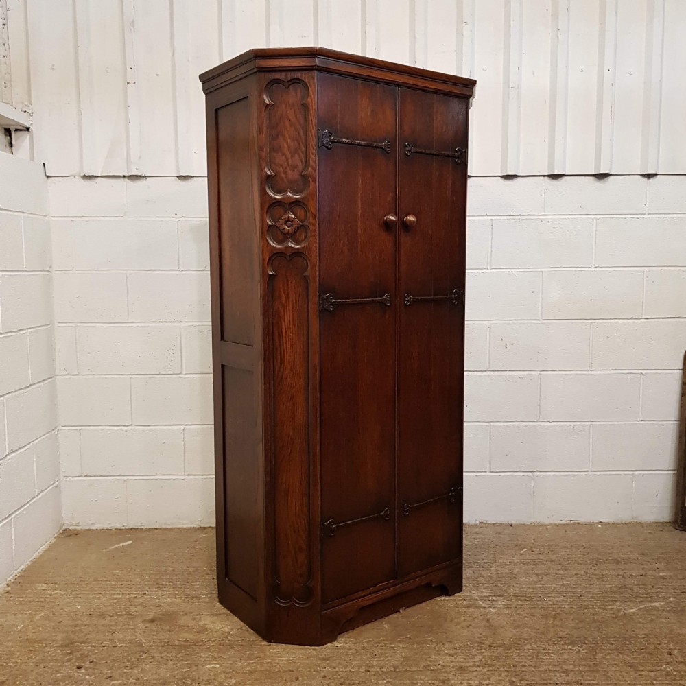 ANTIQUE TUDOR OAK TWO PLANK DOOR WARDROBE C1920 View III