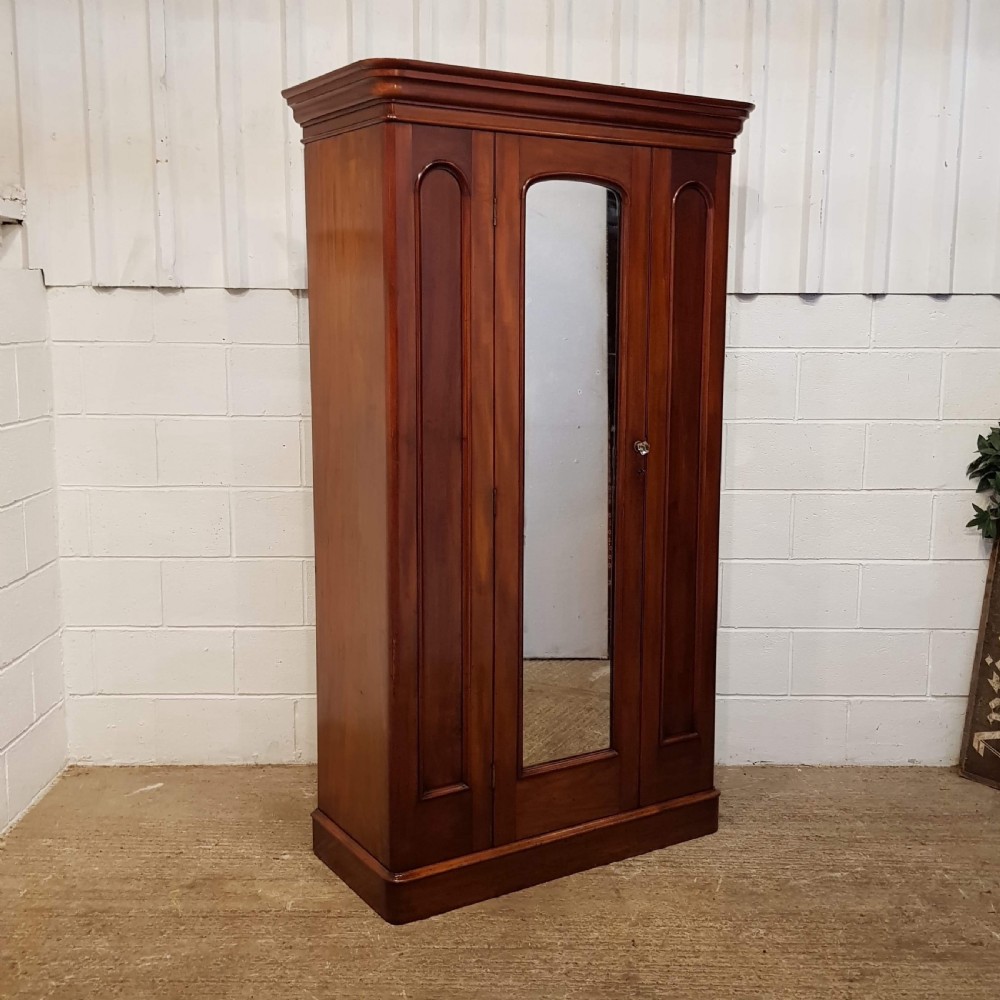 ANTIQUE VICTORIAN MAHOGANY SINGLE DOOR WARDROBE C1880 View III