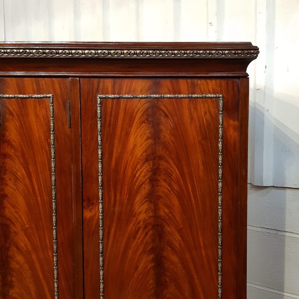 ANTIQUE EDWARDIAN FLAMED MAHOGANY TRIPLE WARDROBE C1900 View II