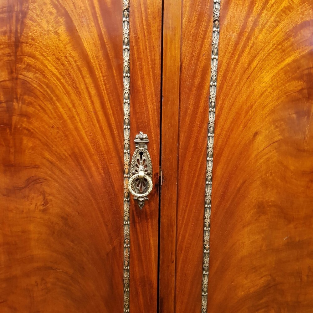 ANTIQUE EDWARDIAN FLAMED MAHOGANY TRIPLE WARDROBE C1900 View V