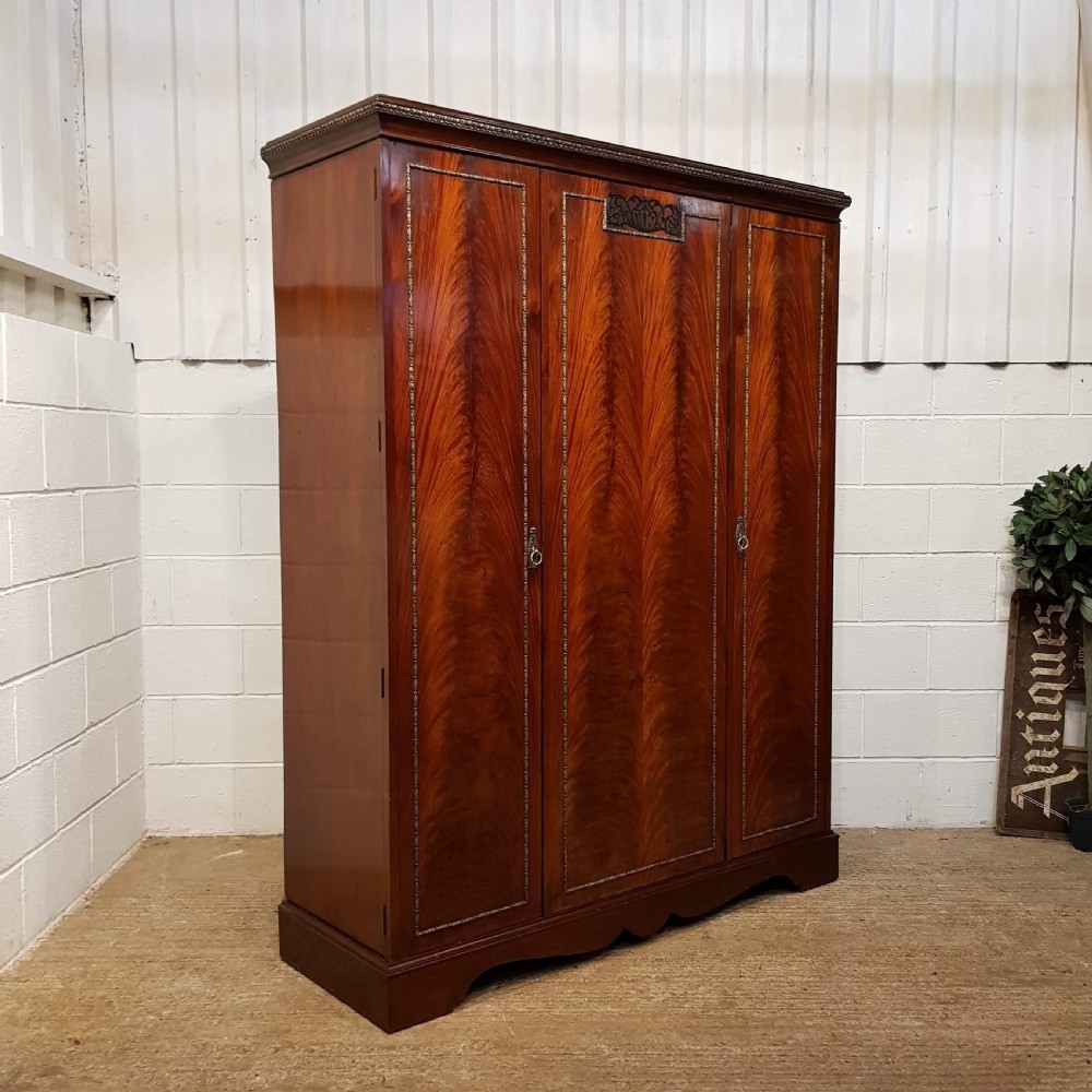 ANTIQUE EDWARDIAN FLAMED MAHOGANY TRIPLE WARDROBE C1900 View VI