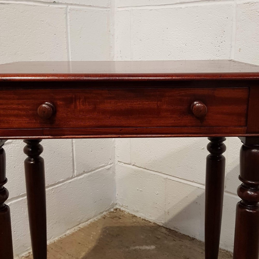 ANTIQUE EARLY VICTORIAN SMALL MAHOGANY SIDE LAMP TABLE C1850 View III
