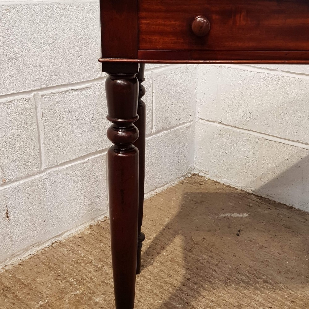 ANTIQUE EARLY VICTORIAN SMALL MAHOGANY SIDE LAMP TABLE C1850 View IV