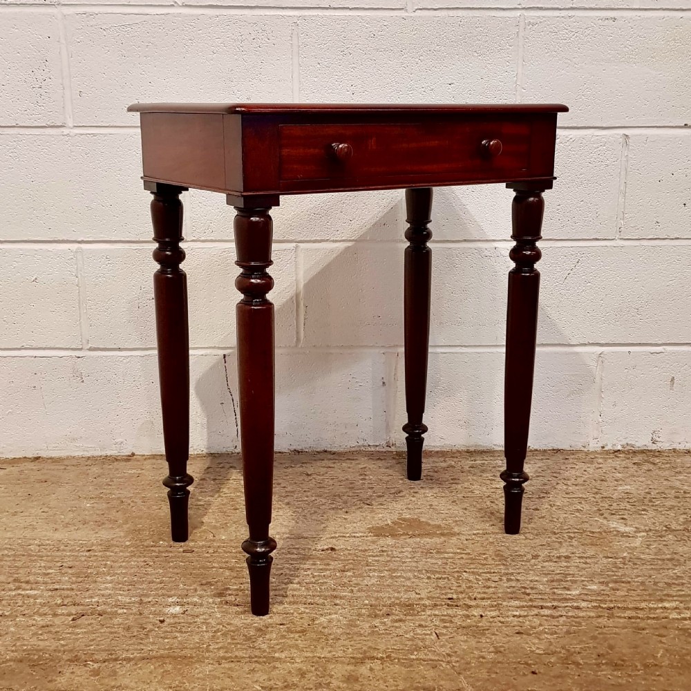 ANTIQUE EARLY VICTORIAN SMALL MAHOGANY SIDE LAMP TABLE C1850 View V