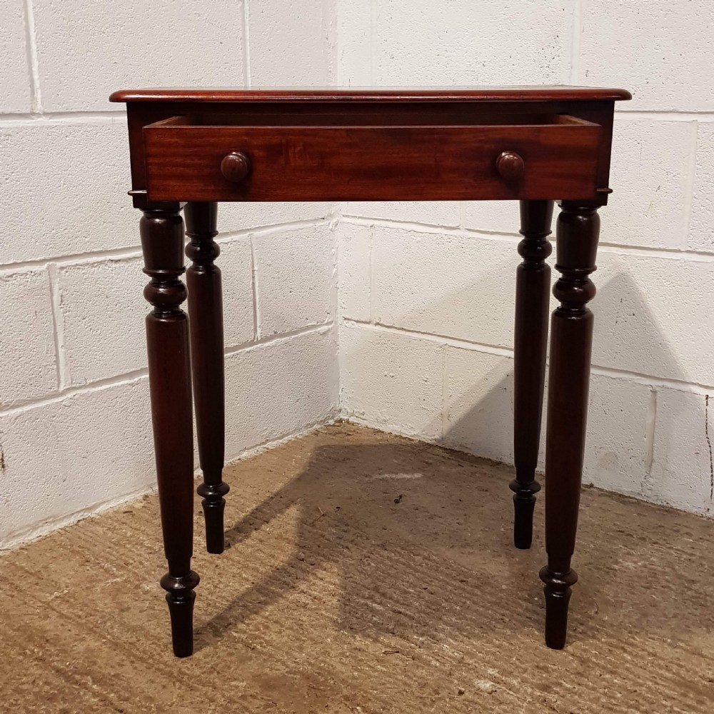 ANTIQUE EARLY VICTORIAN SMALL MAHOGANY SIDE LAMP TABLE C1850 View VI
