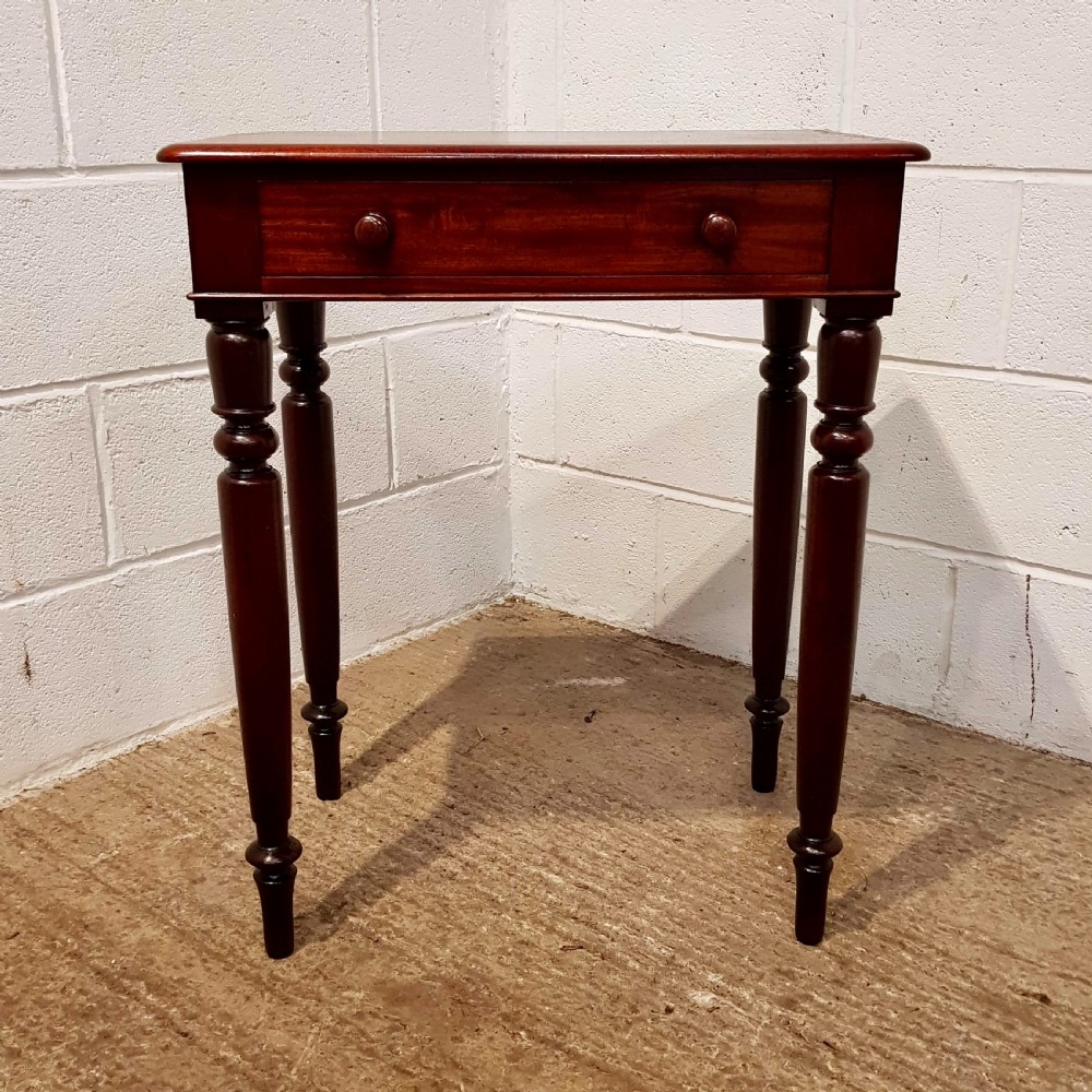ANTIQUE EARLY VICTORIAN SMALL MAHOGANY SIDE LAMP TABLE C1850 View VII