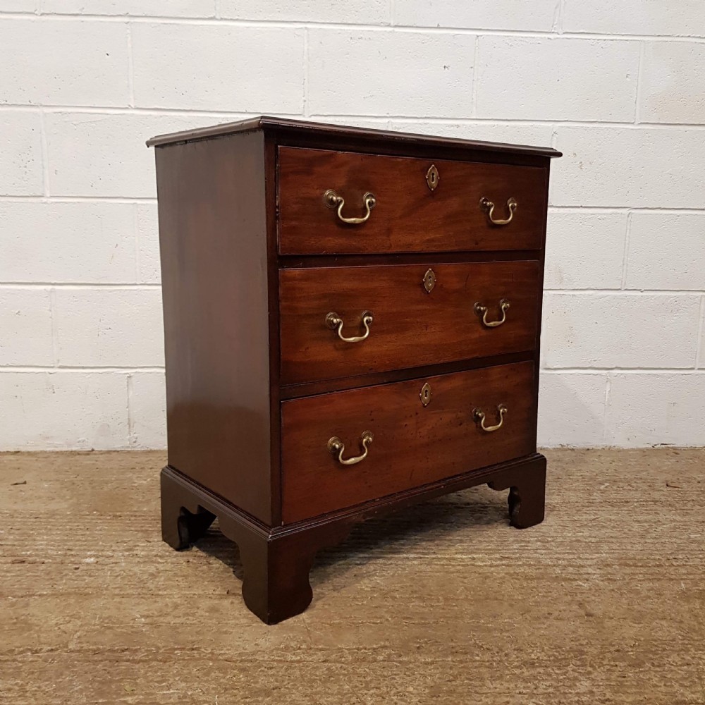 ANTIQUE GEORGIAN PERIOD MAHOGANY DWARF CHEST OF DRAWERS C1780 View IV