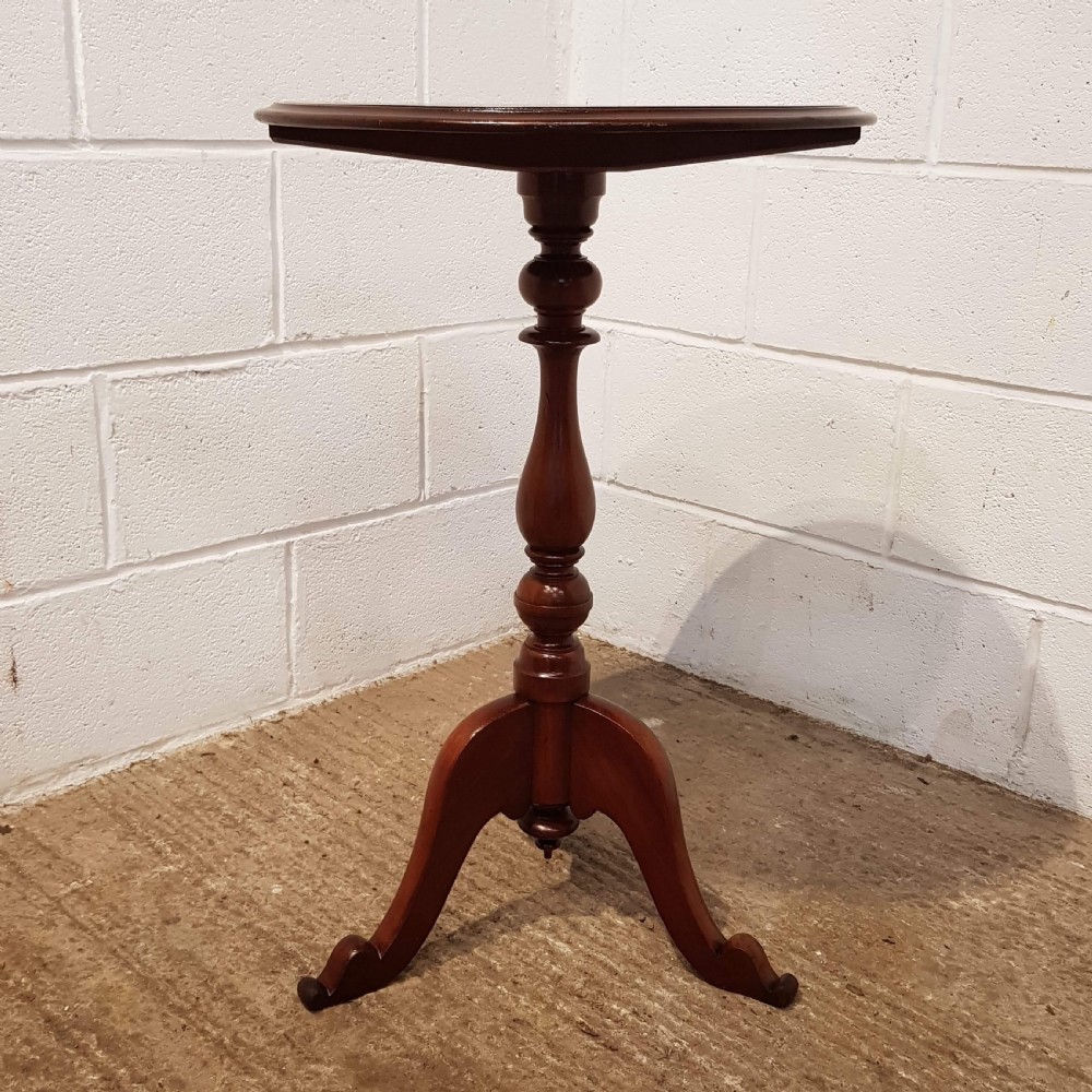 ANTIQUE VICTORIAN MAHOGANY TRIPOD TABLE C1880 View V
