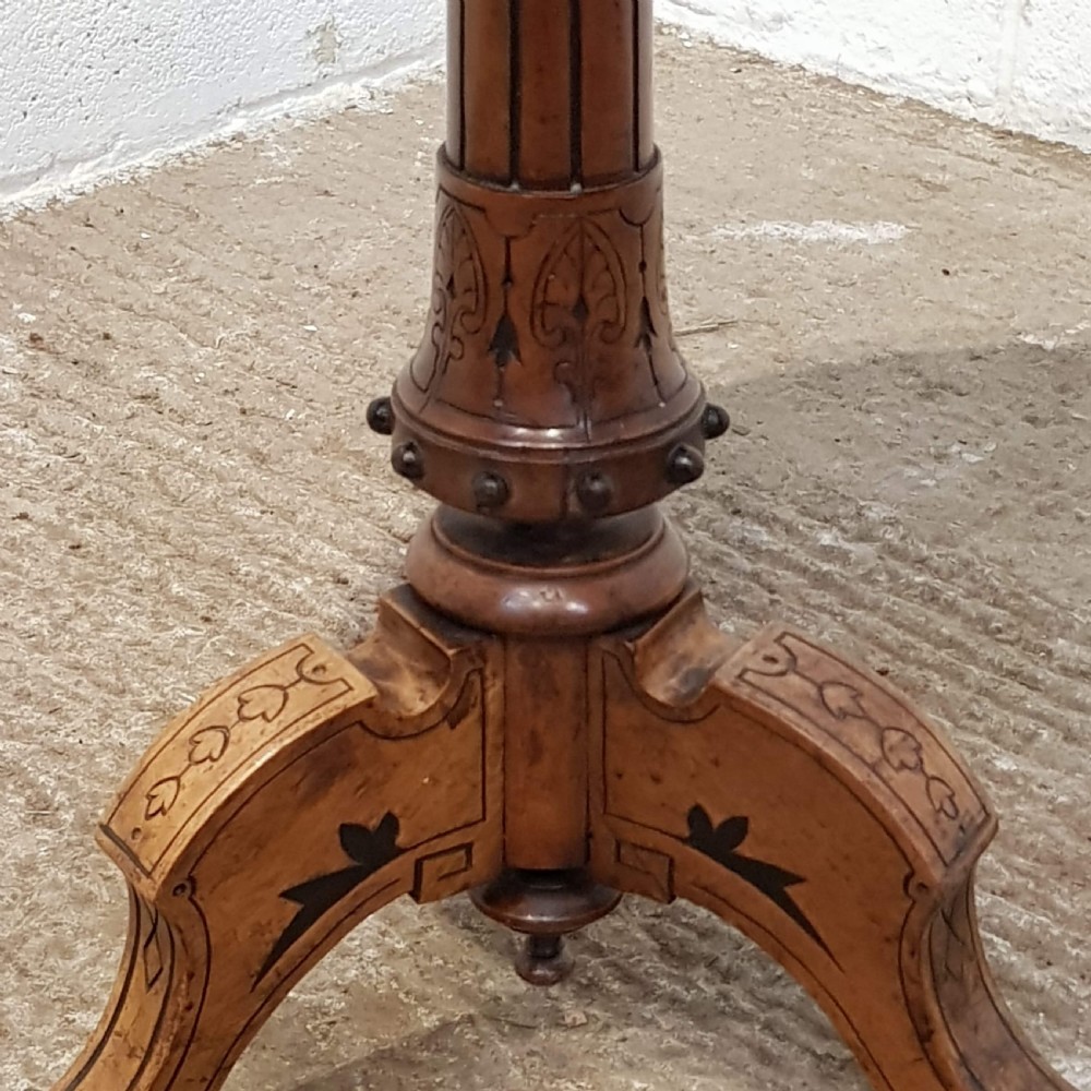 ANTIQUE VICTORIAN WALNUT TRIPOD LAMP TABLE C1880 View II