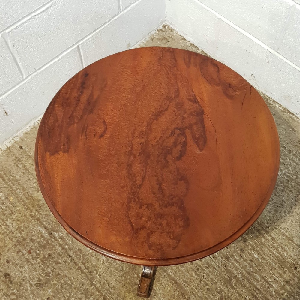 ANTIQUE VICTORIAN WALNUT TRIPOD LAMP TABLE C1880 View III