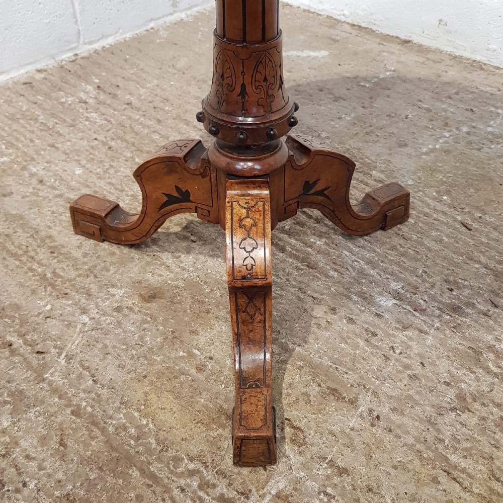 ANTIQUE VICTORIAN WALNUT TRIPOD LAMP TABLE C1880 View V