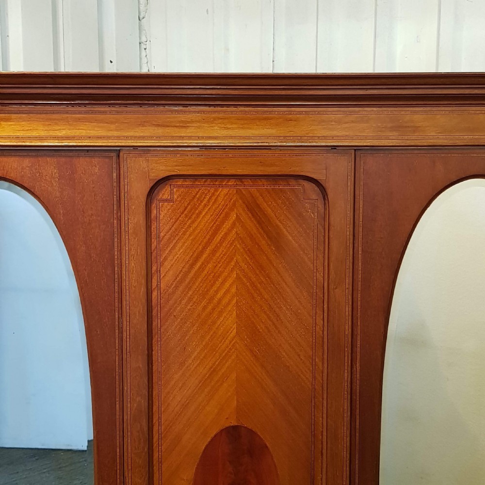 ANTIQUE EDWARDIAN MAHOGANY TRIPLE WARDROBE C1900 View II