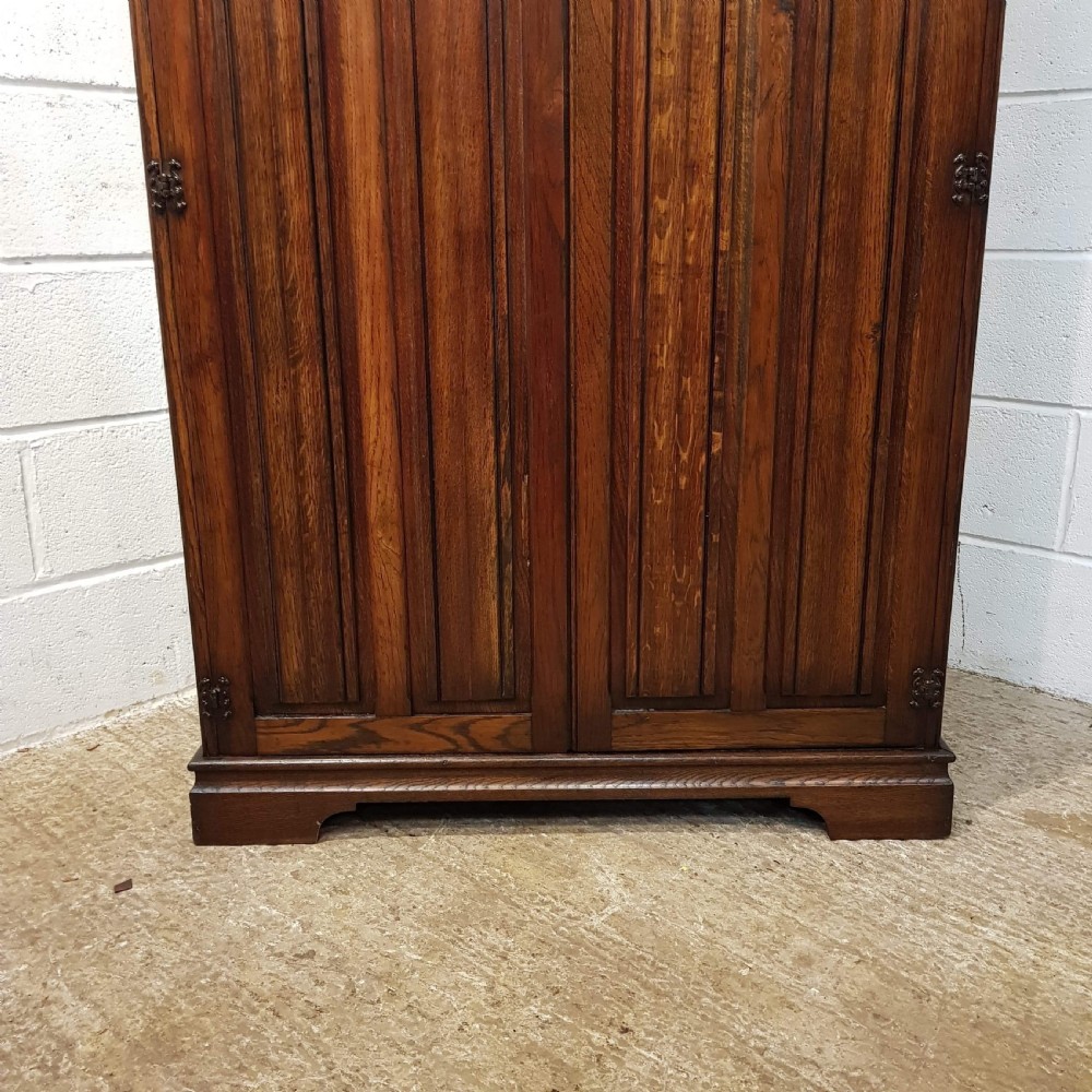 ANTIQUE SMALL OAK DOUBLE WARDROBE BY MAPLE & CO C1920 View VII