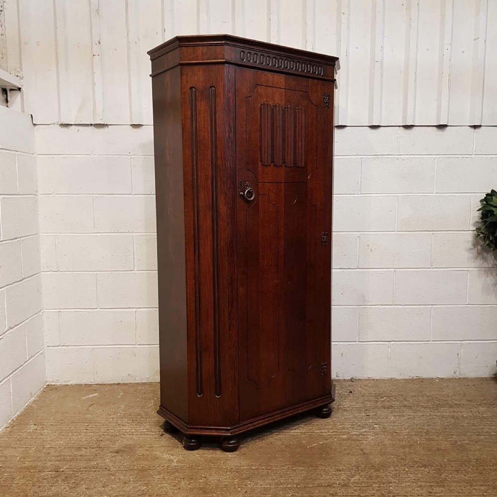 ANTIQUE OAK HALL WARDROBE C1920 View II