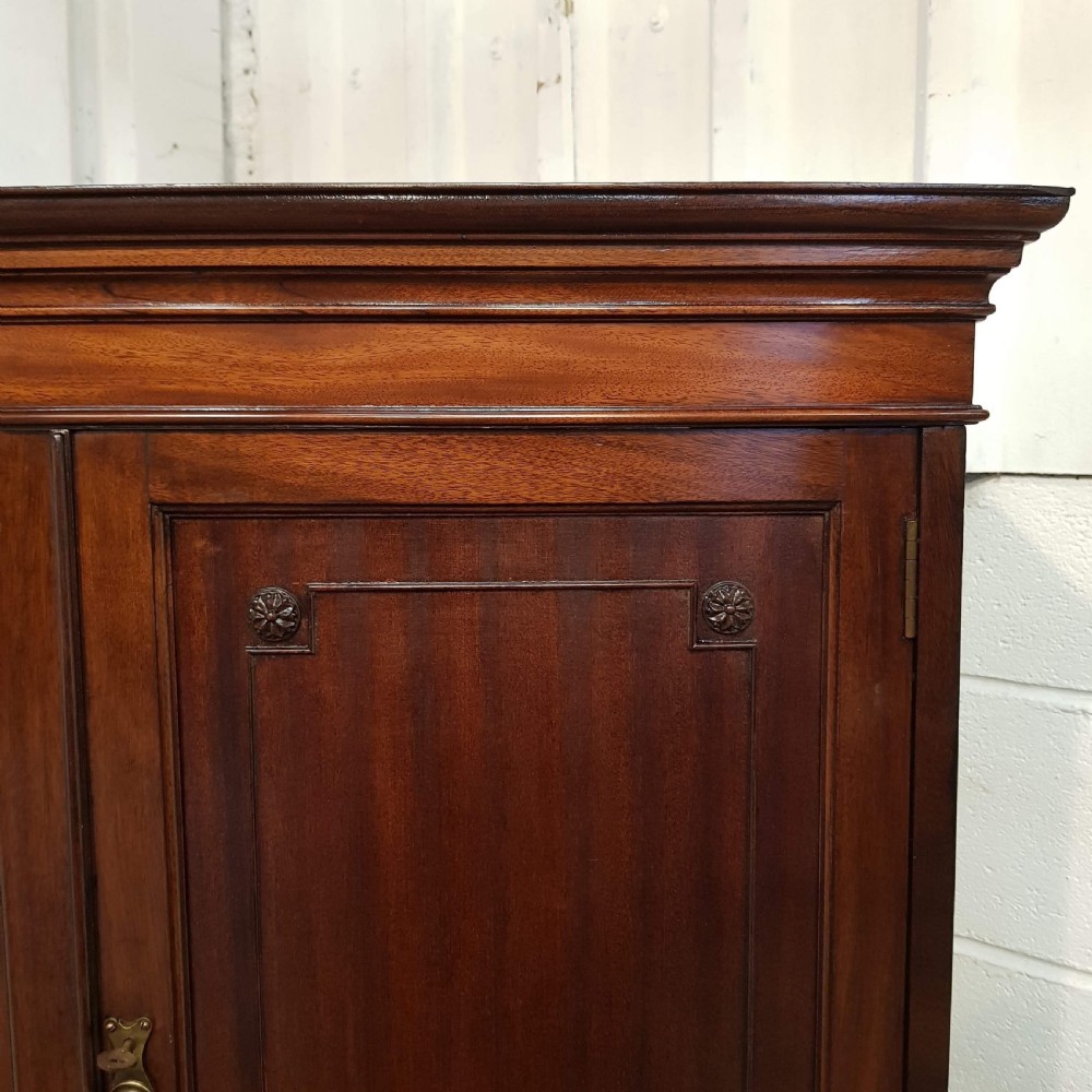 ANTIQUE EDWARDIAN MAHOGANY DWARF BOW FRONT CLOTHES LINEN PRESS C1900 View II