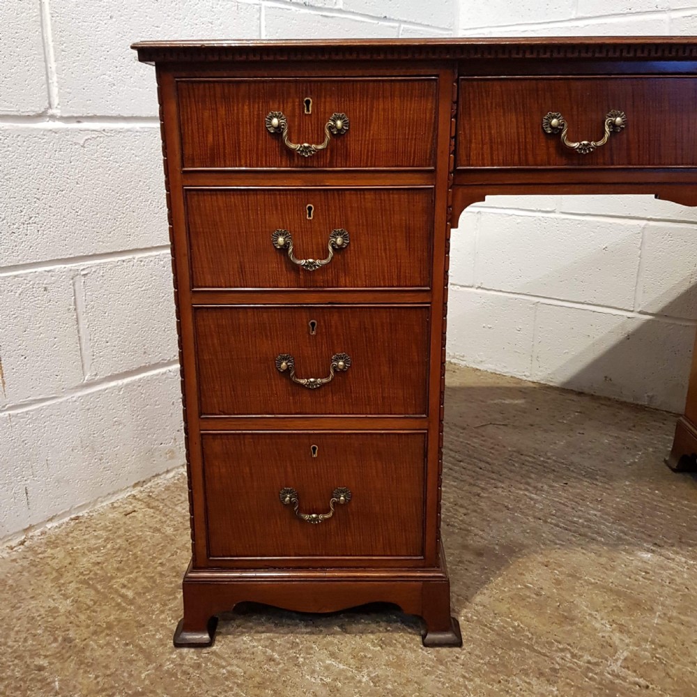 ANTIQUE MAHOGANY LEATHER TOP TWIN PEDESTAL DESK C1920 View VI