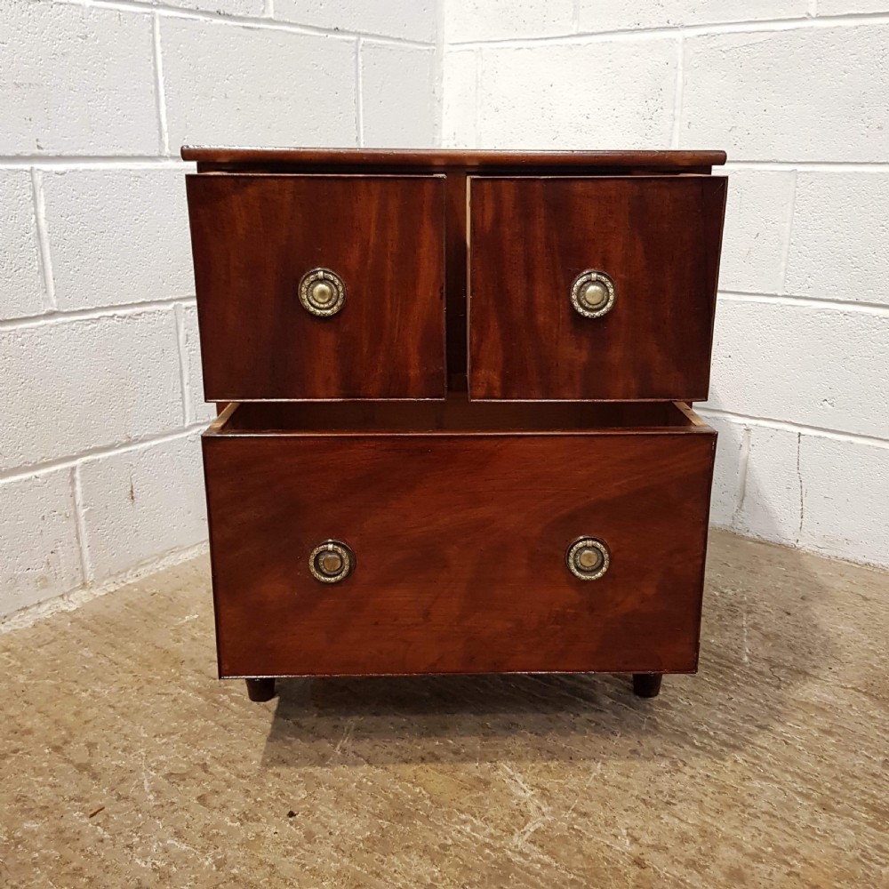 ANTIQUE REGENCY SMALL FLAMED MAHOGANY CHEST OF DRAWERS C1820 View V