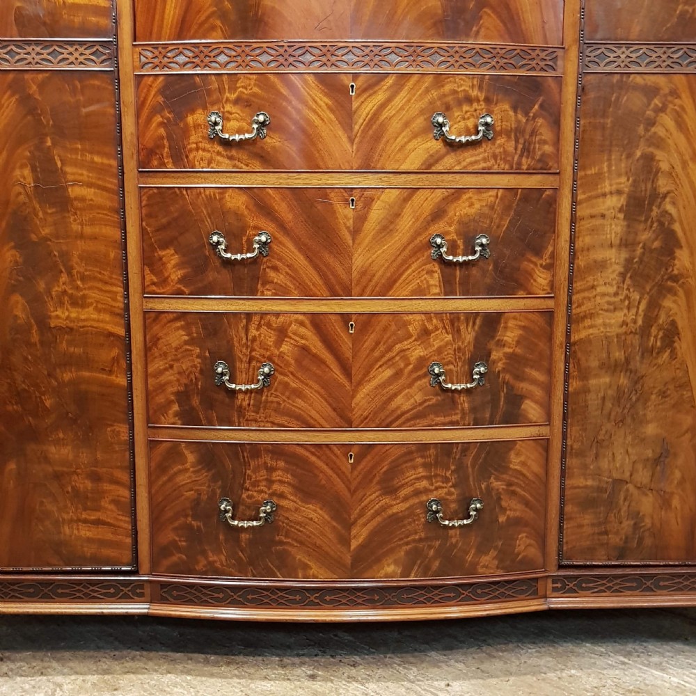 ANTIQUE EDWARDIAN CHIPPENDALE FLAMED MAHOGANY TRIPLE WARDROBE C1900 View VIII