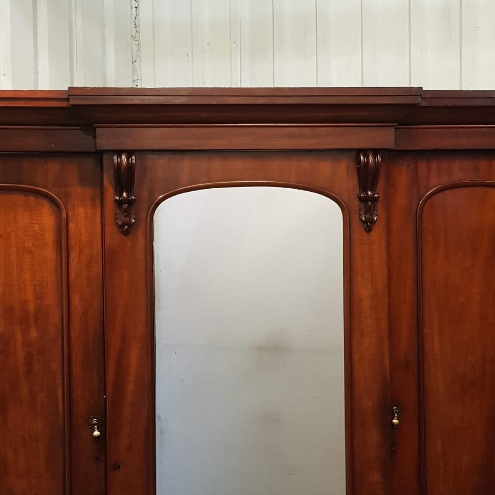 ANTIQUE VICTORIAN MAHOGANY BREAKFRONT TRIPLE WARDROBE COMPACTUM C1880 View II