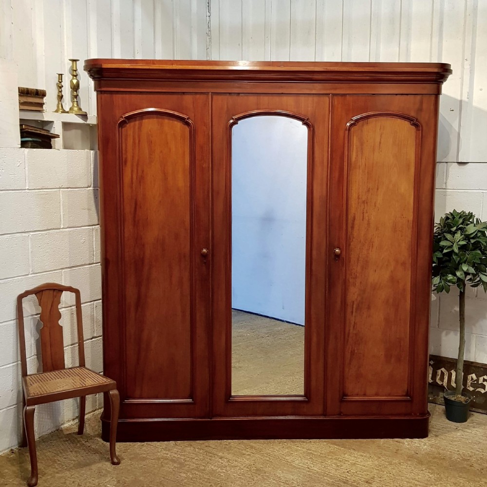 ANTIQUE VICTORIAN MAHOGANY TRIPLE WARDROBE C1880