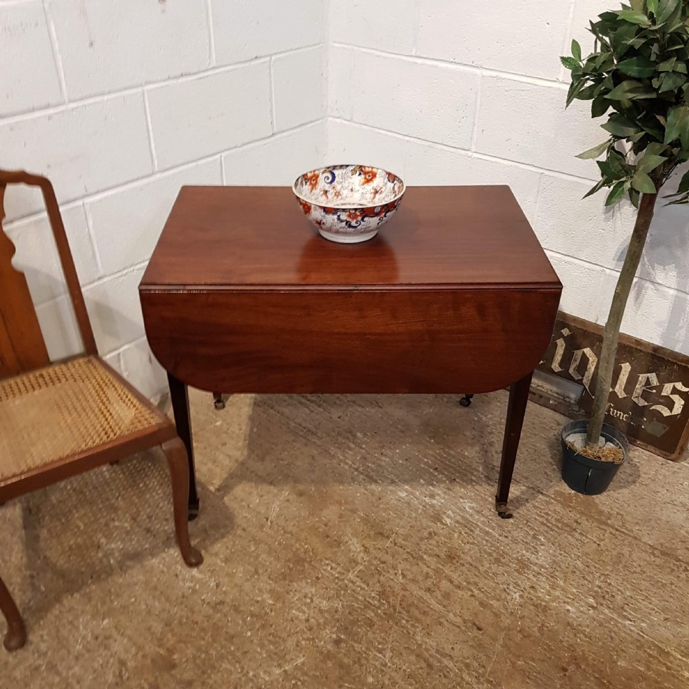 ANTIQUE REGENCY MAHOGANY PEMBROKE TABLE C1820 View II