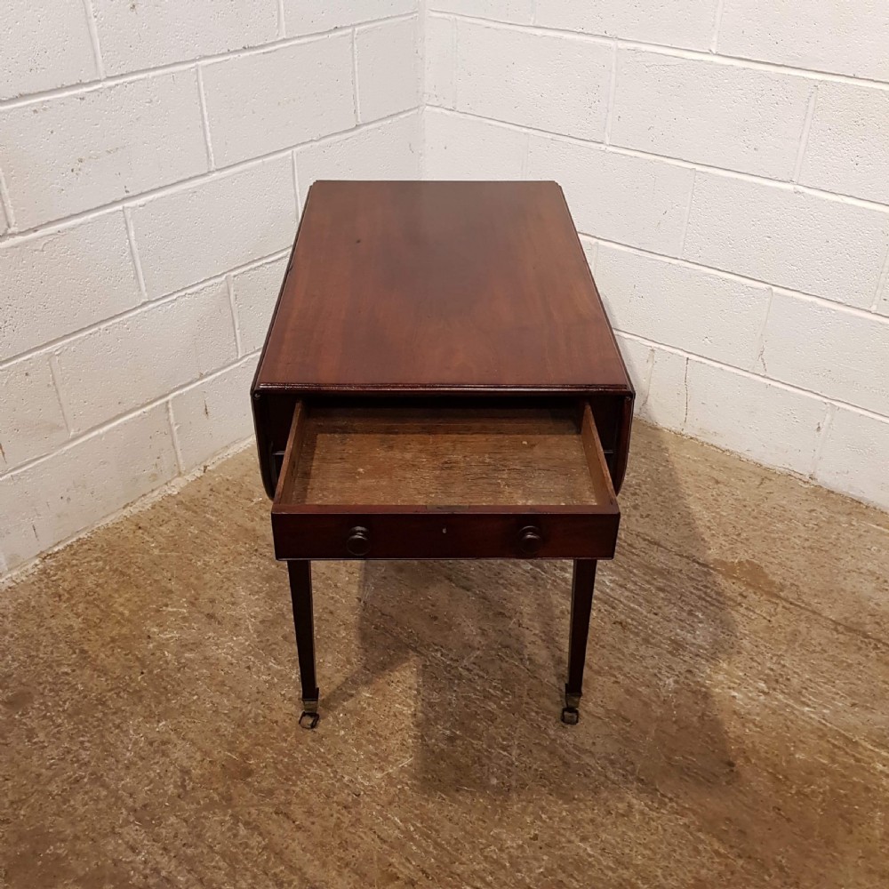 ANTIQUE REGENCY MAHOGANY PEMBROKE TABLE C1820 View V