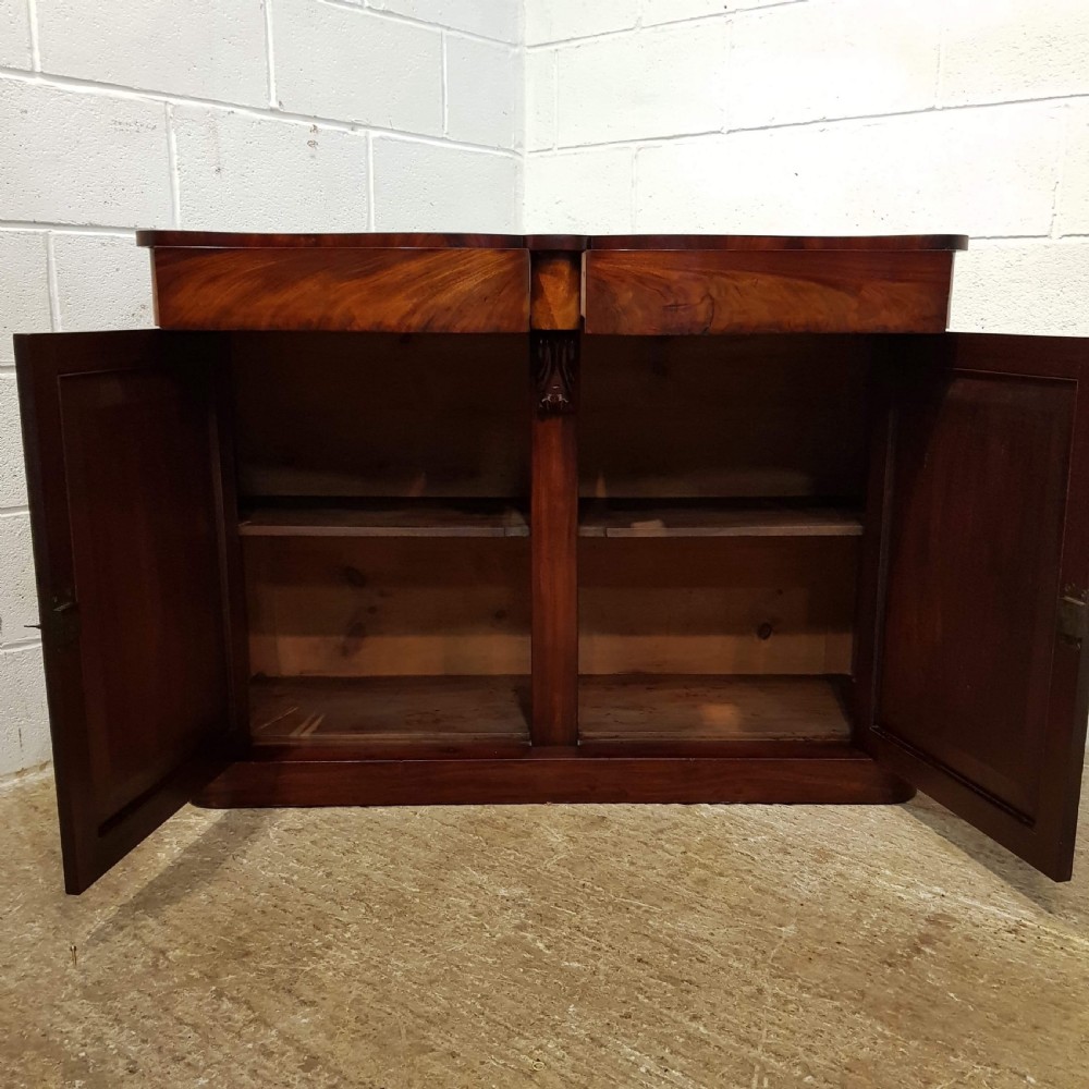 ANTIQUE VICTORIAN MAHOGANY SERPENTINE SHAPED CHIFFONIER C1880 View V