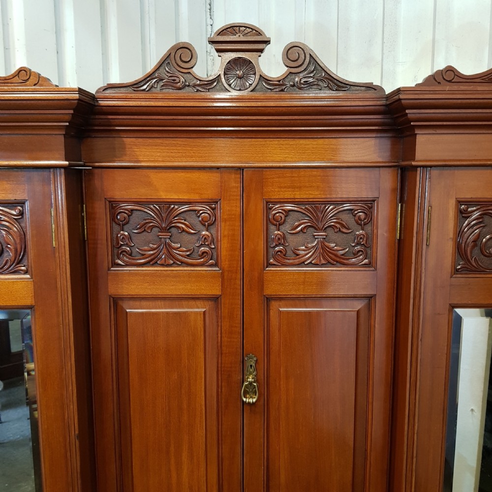 ANTIQUE LATE VICTORIAN ART NOUVEAU MAHOGANY TRIPLE WARDROBE  View III
