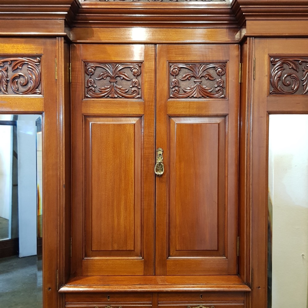 ANTIQUE LATE VICTORIAN ART NOUVEAU MAHOGANY TRIPLE WARDROBE  View V