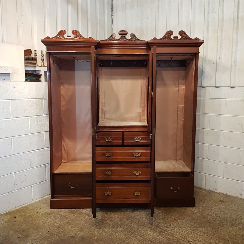 ANTIQUE LATE VICTORIAN ART NOUVEAU MAHOGANY TRIPLE WARDROBE  View VII