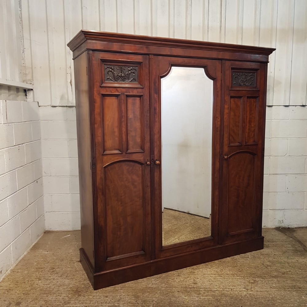 ANTIQUE VICTORIAN MAHOGANY TRIOLE WARDROBE C1880 View VI