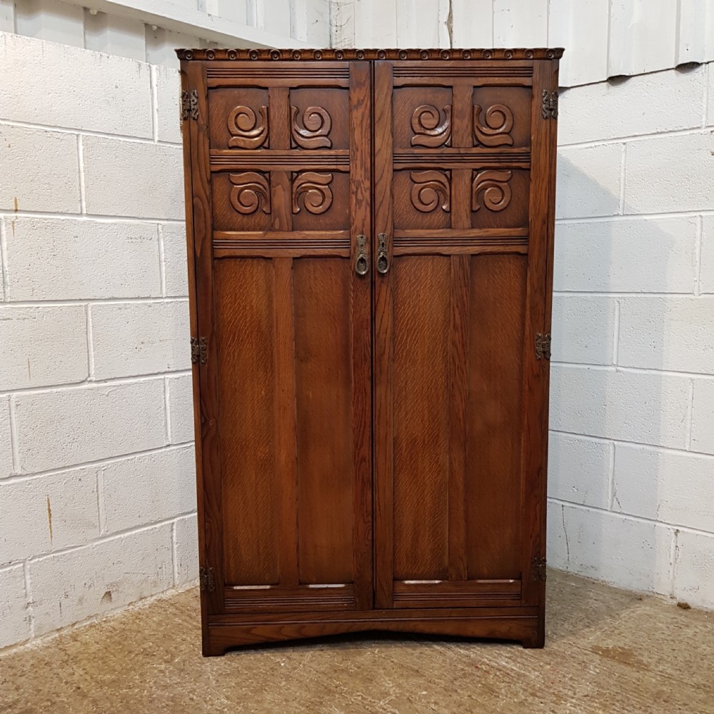 ANTIQUE SMALL CARVED OAK DOUBKE WARDROBE C1920 View II