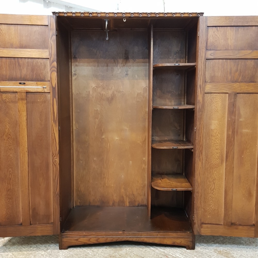 ANTIQUE SMALL CARVED OAK DOUBKE WARDROBE C1920 View IV