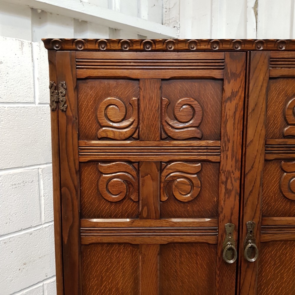 ANTIQUE SMALL CARVED OAK DOUBKE WARDROBE C1920 View V