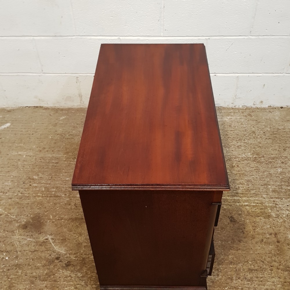 ANTIQUE LATE VICTORIAN MAHOGANY DWARF CHEST OF DRAWERS C1890 View VI