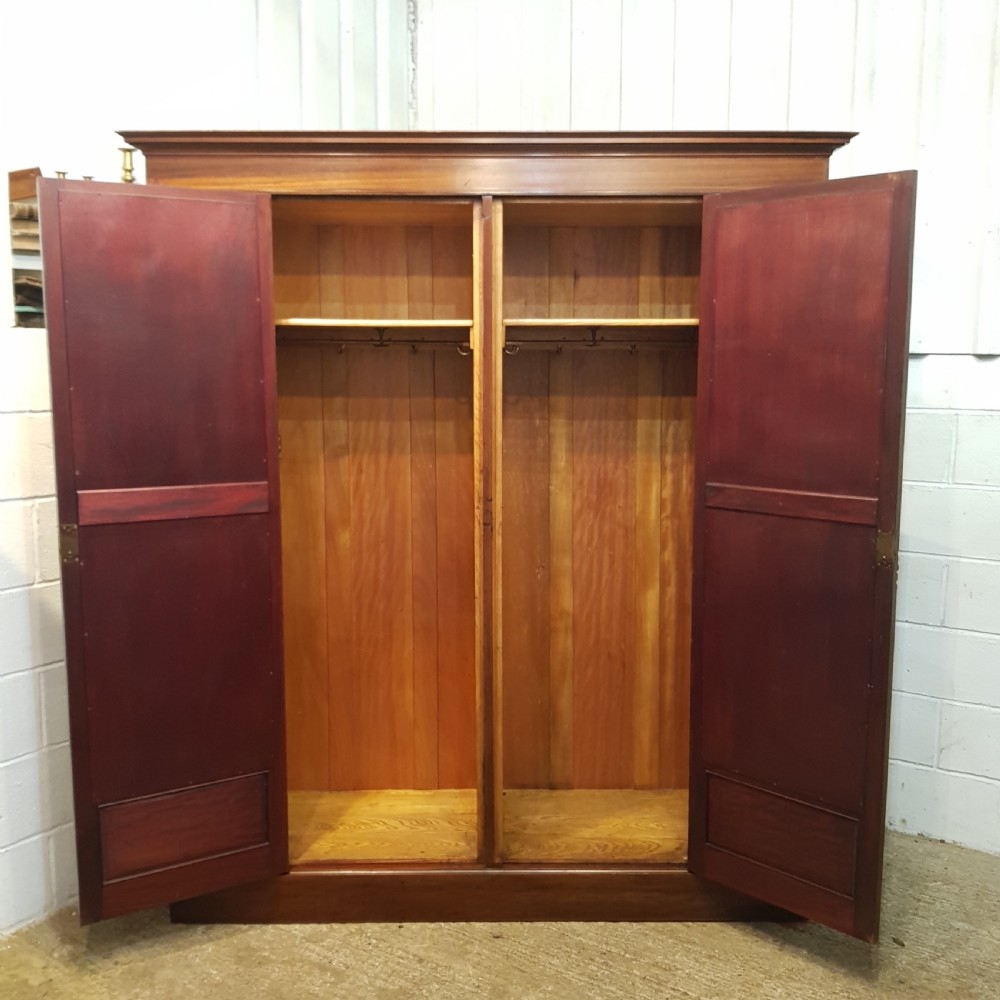 ANTIQUE EDWARDIAN MAHOGANY TRIPLE WARDROBE C1900 View V