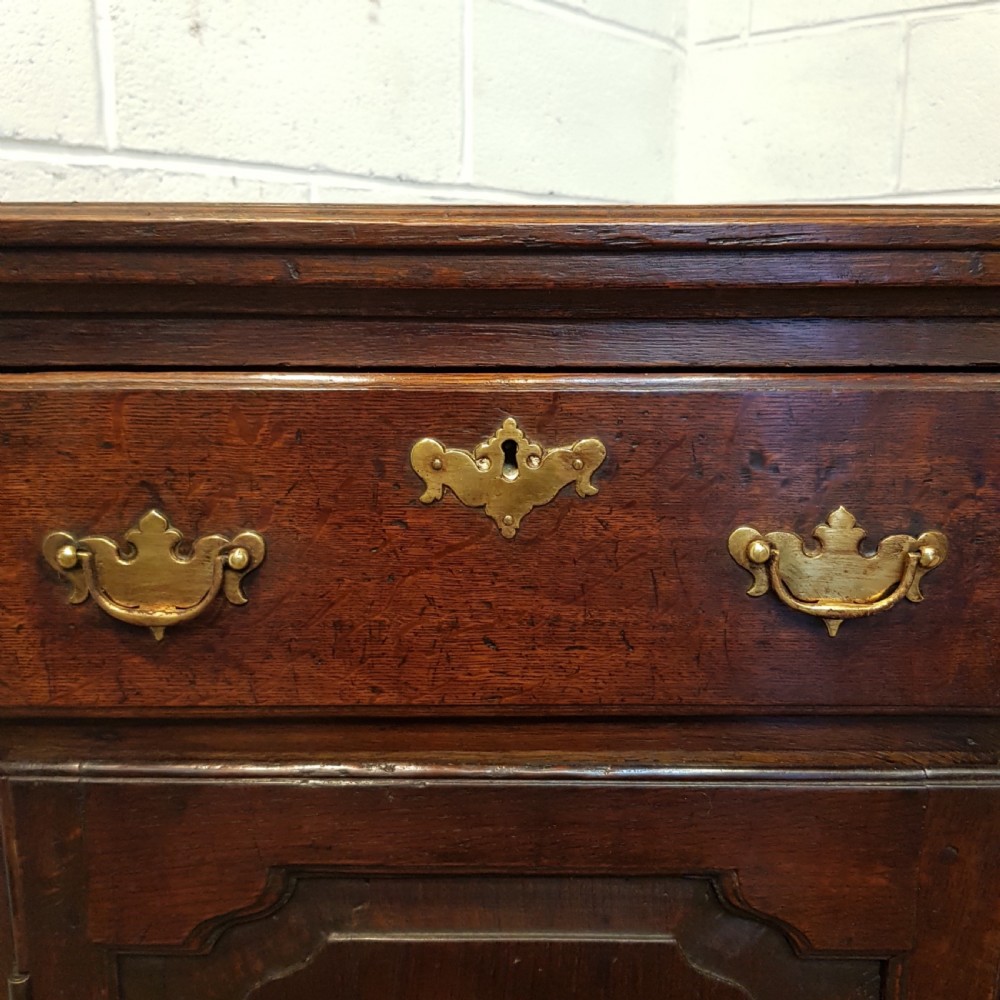 ANTIQUE SMALL 18TH CENTURY PERIOD COUNTRY OAK DRESSER BASE C1780 View VII